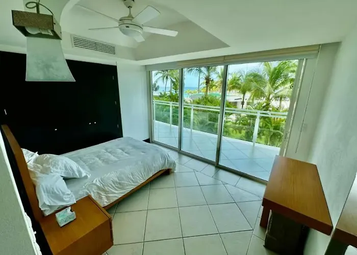 Beachfront Bay View Grand Marina Apartamento *