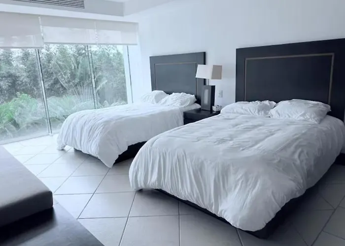 Beachfront Bay View Grand Marina Apartamento *