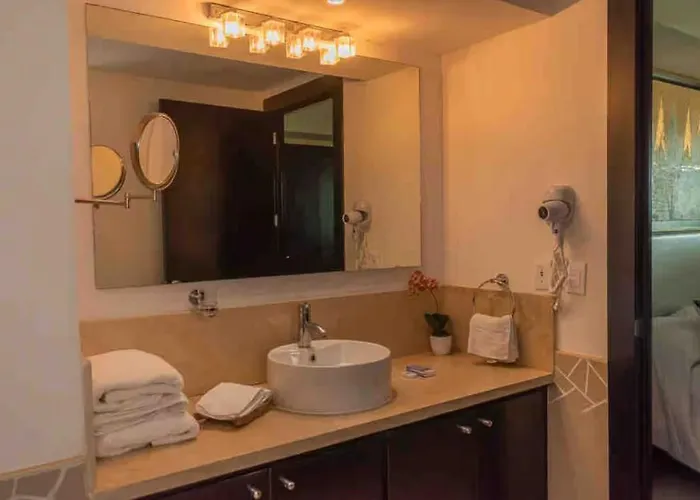 Beachfront Bay View Grand Marina *