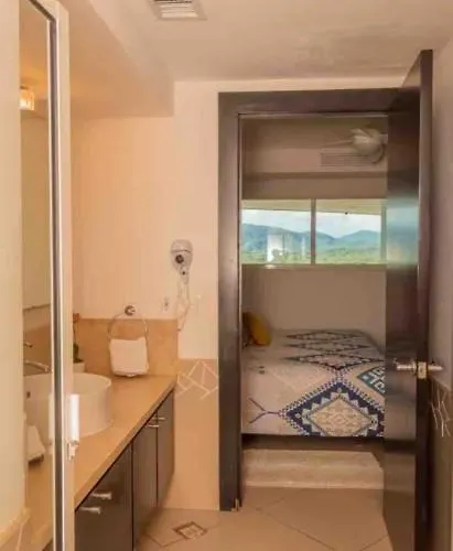 Beachfront Bay View Grand Marina Apartamento
