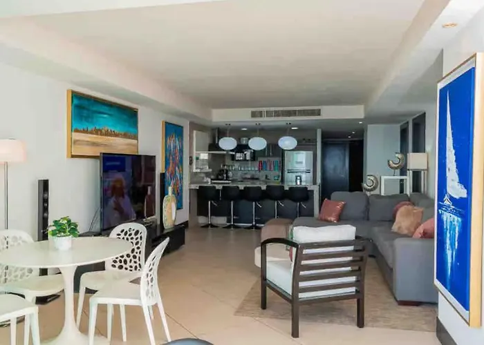 Beachfront Bay View Grand Marina *