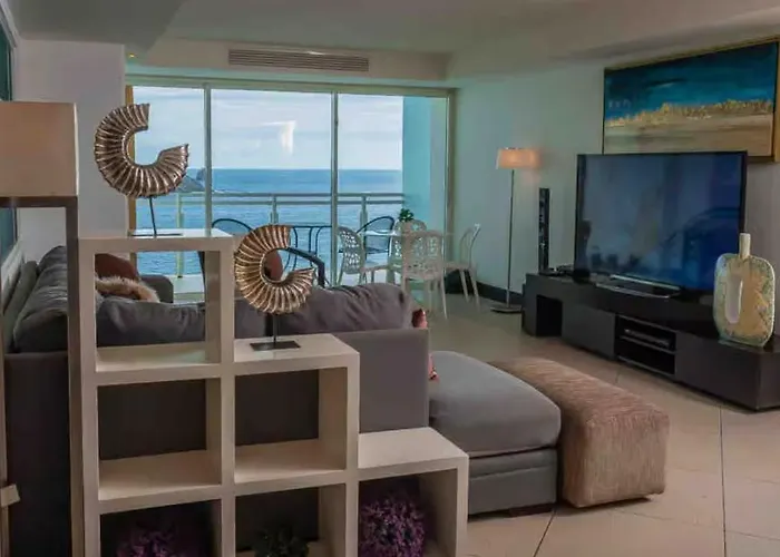 Beachfront Bay View Grand Marina *
