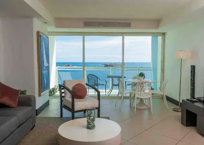 Beachfront Bay View Grand Marina *