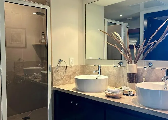 Beachfront Bay View Grand Marina Apartamento *