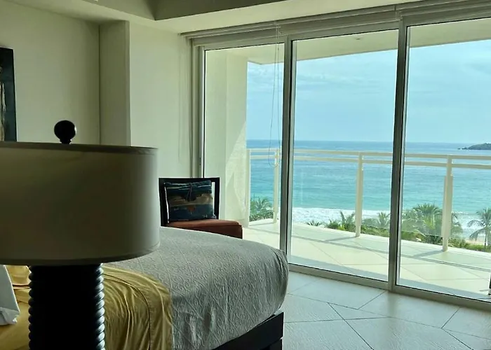 Beachfront Bay View Grand Marina Apartamento Zihuatanejo