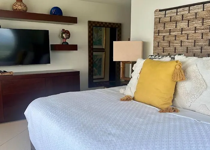 Beachfront Bay View Grand Marina Apartamento Zihuatanejo